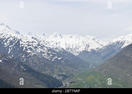 Roadtrip zum Oberalppass in der Schweiz Stockfoto