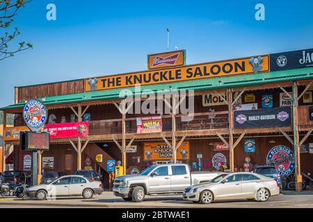 Sturgis, SD, USA - 29. Mai 2019: The Knuckle Saloon Stockfoto