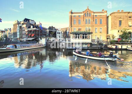 Amsterdam, Niederlande Mai 18 2019 die schöne Aussicht auf die Kanäle in Amsterdam Stockfoto