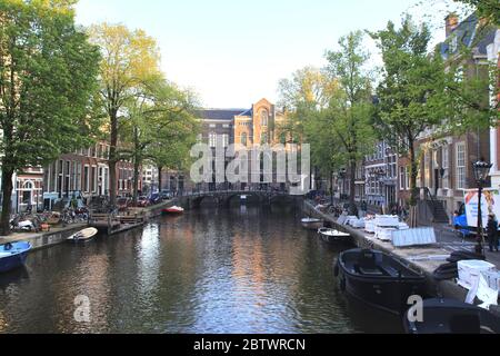 Amsterdam, Niederlande Mai 18 2019 die schöne Aussicht auf die Kanäle in Amsterdam Stockfoto