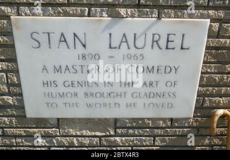 Los Angeles, Kalifornien, USA 27. Mai 2020 EIN allgemeiner Blick auf die Atmosphäre des Stan Laurel Grabes im Forest Lawn Memorial Park am 27. Mai 2020 in Los Angeles, Kalifornien, USA. Foto von Barry King/Alamy Stock Photo Stockfoto