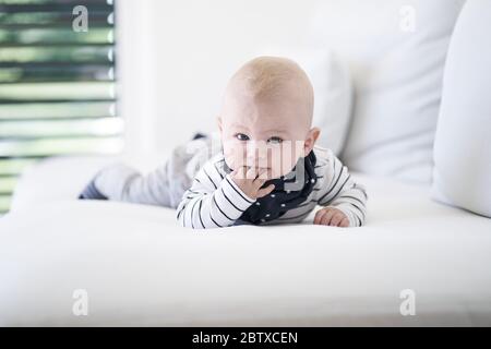 Marktoberdorf, Deutschland, 27. Mai 2020 Fotoshooting Baby LUCA © Peter Schatz / Alamy Stock Photos MR=Ja, Modell veröffentlicht Stockfoto