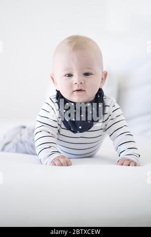 Marktoberdorf, Deutschland, 27. Mai 2020 Fotoshooting Baby LUCA © Peter Schatz / Alamy Stock Photos MR=Ja, Modell veröffentlicht Stockfoto