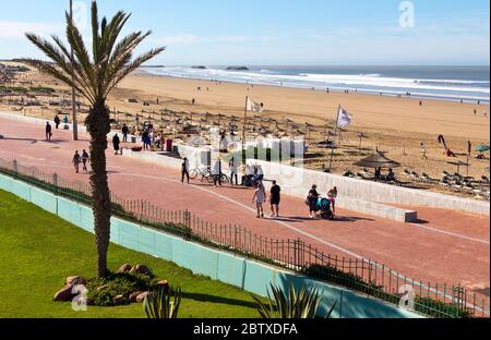 Marokko, Agadir, Küste mit Strand und Promenade Stockfoto