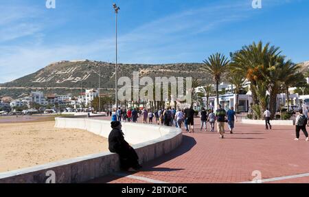 Marokko, Agadir, Küste mit Strand und Promenade Stockfoto