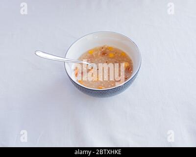 Traditioneller türkischer Dessertschmaus oder Noahs Pudding Stockfoto