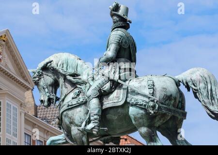 Den Haag, Niederlande - Mai 15 2020: Die Statue von Wilhelm I., Prinz von Oranien oder Willem van Oranje, Noordeinde Palast in Den Haag, Niederlande Stockfoto