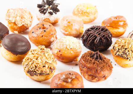 Mini verschiedene Geschmacksrichtungen Donuts Gruppe Stockfoto