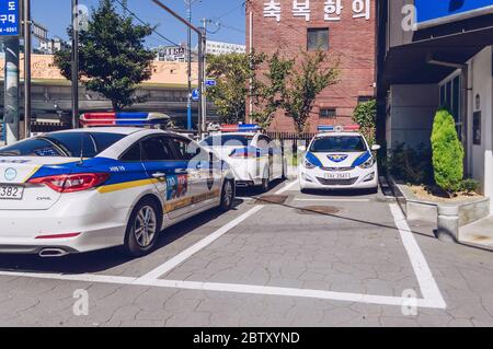 Busan, Südkorea, 14. September 2019: Stationierte Polizeiautos der koreanischen Polizeikräfte Stockfoto