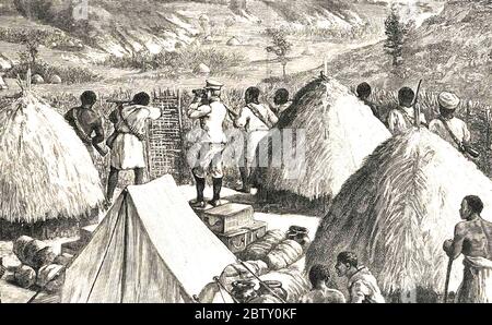 HENRY MORTON STANLEY (1841-1904) Walisischer Journalist, Forscher und Soldat, der 1887 während der Emin Pasha Relief Expedition einen Stammeskonflikt in Mazambonias Land beobachtete. Gravur aus seinem Buch im dunkelsten Afrika, veröffentlicht 1890. Stockfoto