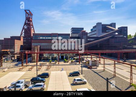 Weltkulturerbe Zollverein, Doppelbock-Wickelturm des Schachtes XII und Kohlewaschung mit dem Ruhr-Museum, Ruhrgebiet, NRW Stockfoto