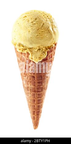 Gelbes Mango-Eis mit Kegel isoliert auf weißem Hintergrund Stockfoto