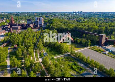 Zollverein Weltkulturerbe, Doppeltrest-Wickelturm des Schachtels XII und Kohlebruchanlage mit dem Ruhr-Museum, Zollverein Park, ehem. Trac Stockfoto