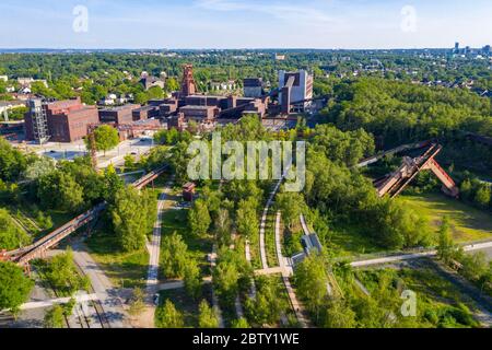Zollverein Weltkulturerbe, Doppeltrest-Wickelturm des Schachtels XII und Kohlebruchanlage mit dem Ruhr-Museum, Zollverein Park, ehem. Trac Stockfoto