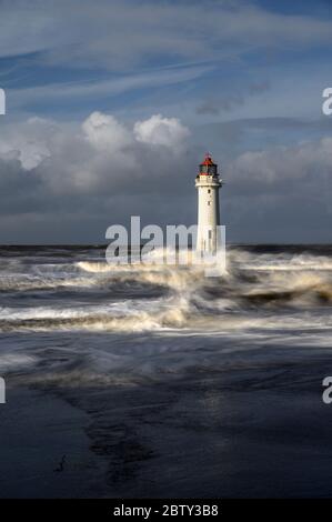 New Brighton Leuchtturm bei stürmischem Wetter, The Wirral, Cheshire, England, Großbritannien, Europa Stockfoto