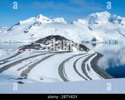 Die argentinische Forschungsstation Camara auf Half Moon Island, South Shetland Islands, Antarktis, Polarregionen Stockfoto