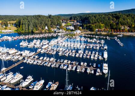 Luftaufnahme des Hafens von Roche, San Juan Inseln, Washington, USA, Nordamerika Stockfoto