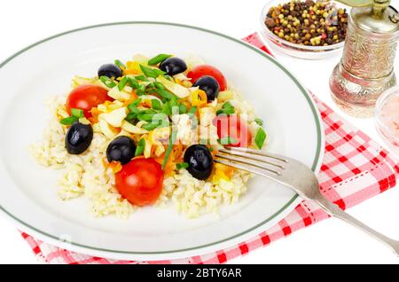 Meeresfrüchte. Reis mit Tintenfisch und Gemüse anbraten. Studio-Foto Stockfoto