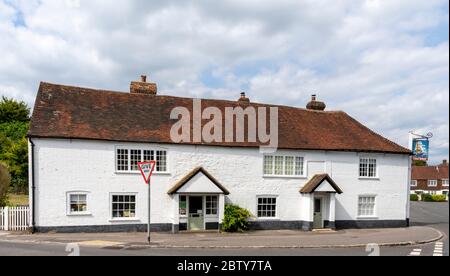 Das ehemalige öffentliche Haus The Ship (Klasse II gelistet) in South Harting ist jetzt zwei Wohnhäuser, South Harting, West Sussex, England, Großbritannien Stockfoto