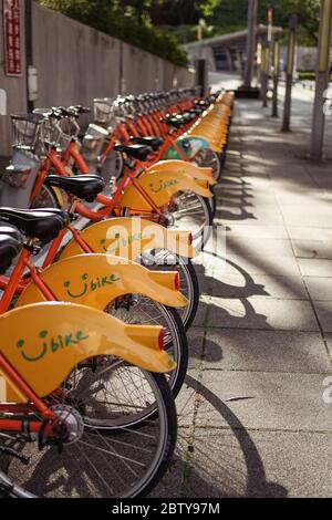 Hsinchu / Taiwan - 15. September 2019: U-Bike Fahrräder zur Miete des öffentlichen Dienstes Stockfoto