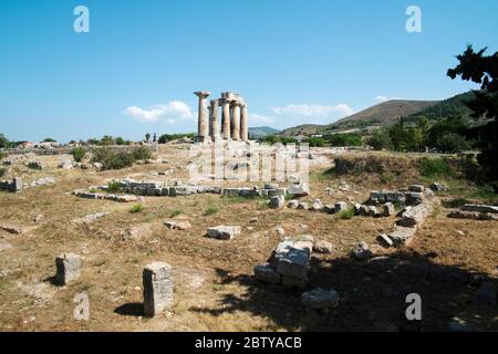 Der Apollontempel im antiken Korinth, Griechenland, Europa Stockfoto