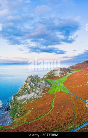 Erhöhte Aussicht über das atemberaubende Tal der Felsen in der Nähe von Lynton, Exmoor National Park, North Devon, England, Großbritannien, Europa Stockfoto