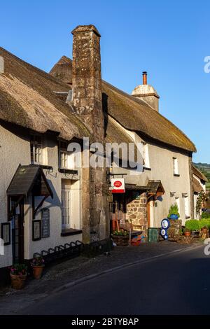 Schlagwörter ländliche Post,Dunsford Dartmoor,Britische Kultur, Wirtschaft, Europa,Horizontal, Moray - Schottland, altmodisch, im Freien, Stockfoto