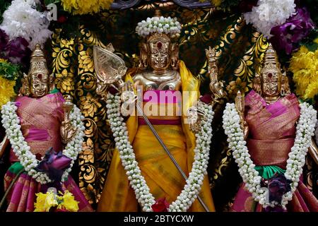 Hinduistische Gottheiten einschließlich Murugan, God of war, Sri Mahamariamman Hindu Tempel, Kuala Lumpur, Malaysia, Südostasien, Asien Stockfoto