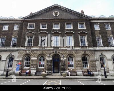 Die Außenfassade der Guy's Chapel, Guy's Campus, King's College London, London, SE1, Großbritannien Stockfoto