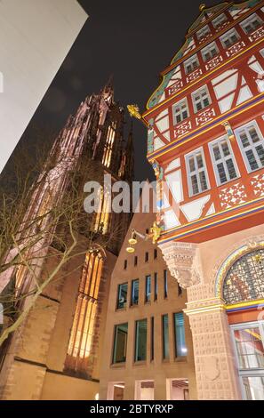 Frankfurt am Main, Febr. 15 2020: In der neuen Frankfurter Altstadt, Blick auf das fabelhafte Fachwerkhaus aus der Renaissance, zur Golde Stockfoto