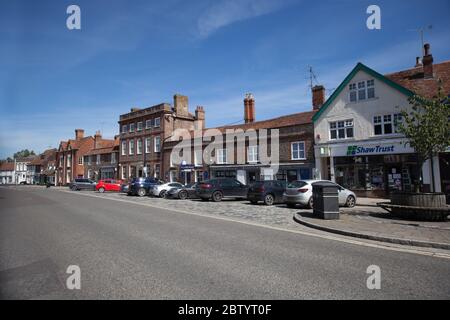 Blick auf die High Street in Thame, Oxfordshire, Großbritannien Stockfoto