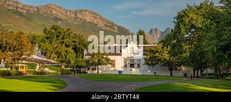 Stellenbosch, Südafrika - Februar 02.2020: Bau auf dem Landgut Lanzerac in Stellenbosch, Südafrika Stockfoto