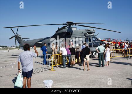 Aerospatiale AS 332 B Super Puma. Málaga Airshow 2010, Andalusien, Spanien. Stockfoto