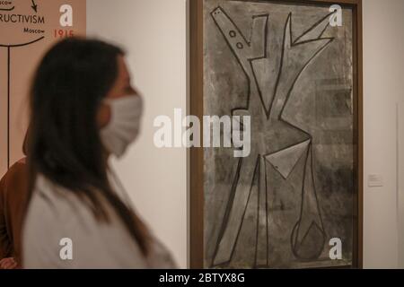 28.Mai 2020: 28. Mai 2020 (Malaga) das Picasso Museum in Malaga hat seine Türen nach 80 Tagen geschlossen und den Zustand der Alarm und Einsperrigkeit wegen der Krise des Coronavirus mit der Ausstellung ''Genealogien der Kunst'' von Künstlern wie Pablo Picasso, Giacometi, Brancusi oder Mondrian wieder geöffnet. Quelle: Lorenzo Carnero/ZUMA Wire/Alamy Live News Stockfoto