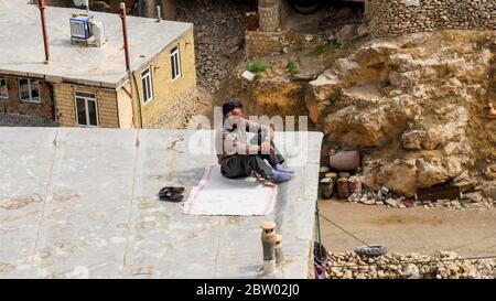 Kurdischer alter Mann im Dorf Palangan (Kurdistan Iran) Stockfoto