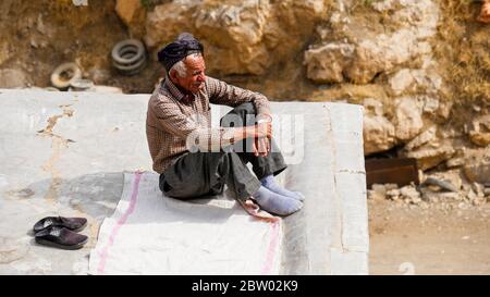 Kurdischer alter Mann im Dorf Palangan (Kurdistan Iran) Stockfoto