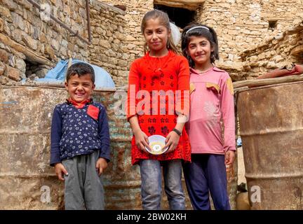 Kurdische Kinder im Dorf Palangan (Kurdistan Iran) Stockfoto