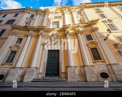 Die Kirche Santissima Trinità degli Spagnoli in Via Condotti - Rom, Italien Stockfoto