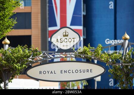 Beschilderung in der Royal Ascot Rennbahn, Ascot, Berkshire Stockfoto