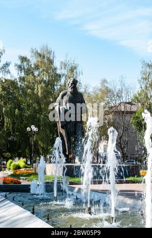 Tula, Russland 22. August 2012: Brunnen und Denkmal für Leo Tolstoi. Das Denkmal wurde von Meister W. I. Buyakin gemacht. Die Eröffnung fand im September statt Stockfoto