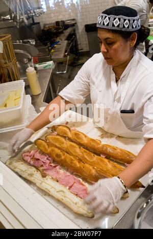 Bread Furst, eine Spezialitätenbäckerei im Van Ness-Forest Hills-Viertel in Washington, D.C. wurde 2017 von Mark Furstenberg eröffnet Stockfoto