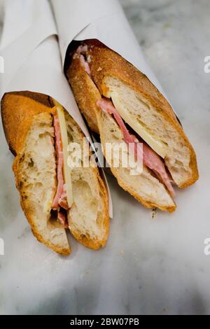 Bread Furst, eine Spezialitätenbäckerei im Van Ness-Forest Hills-Viertel in Washington, D.C. wurde 2017 von Mark Furstenberg eröffnet Stockfoto