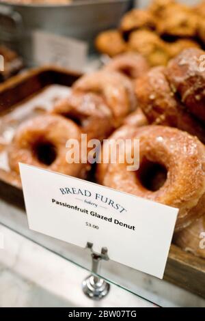 Bread Furst, eine Spezialitätenbäckerei im Van Ness-Forest Hills-Viertel in Washington, D.C. wurde 2017 von Mark Furstenberg eröffnet Stockfoto