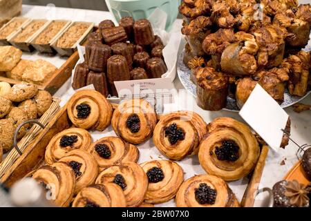 Bread Furst, eine Spezialitätenbäckerei im Van Ness-Forest Hills-Viertel in Washington, D.C. wurde 2017 von Mark Furstenberg eröffnet Stockfoto