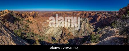 Umbruch Dome, erstellt durch einen Meteoriten oder durch eine Schwellung Salzablagerung (Ihre Wahl!) In Island in the Sky im Canyonlands National Park, Utah, USA Stockfoto