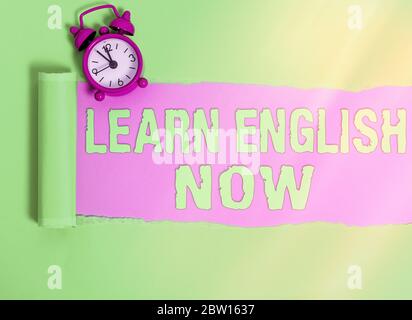 Handschrift text Englisch lernen Jetzt. Konzeptionelle Foto gewinnen oder der Erwerb von Wissen und Fähigkeiten der englischen Sprache Stockfoto