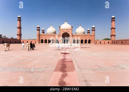 Hof der Badshahi Moschee, Lahore Fort, Lahore, Punjab Provinz, Pakistan, Südasien, Asien Stockfoto