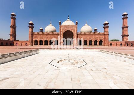 Hof der Badshahi Moschee, Lahore Fort, Lahore, Punjab Provinz, Pakistan, Südasien, Asien Stockfoto