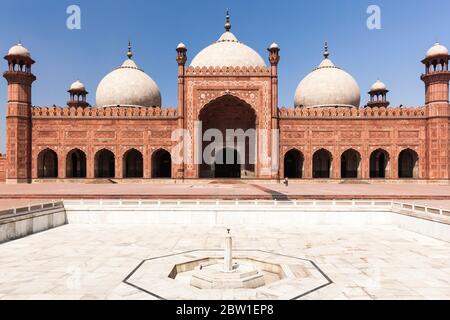 Hof der Badshahi Moschee, Lahore Fort, Lahore, Punjab Provinz, Pakistan, Südasien, Asien Stockfoto