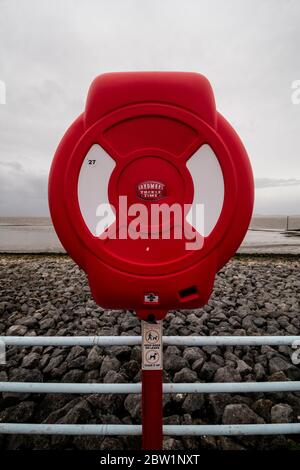 Rettungsring, Rettungsring, Boje in Morecambe, England Stockfoto